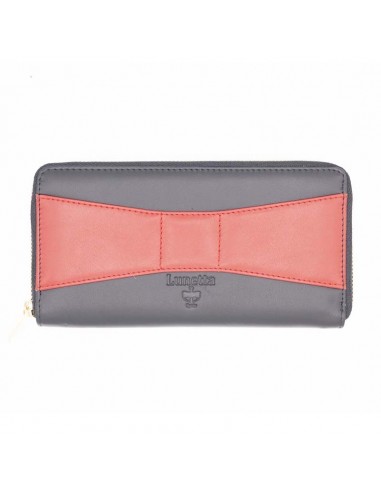 Lunetta's woman cardholder